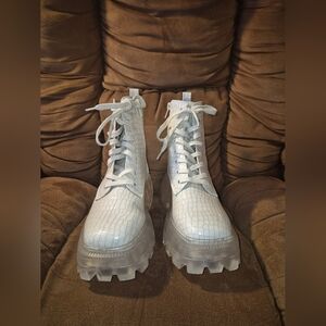 805 🦃🎄katy perry white combat boots